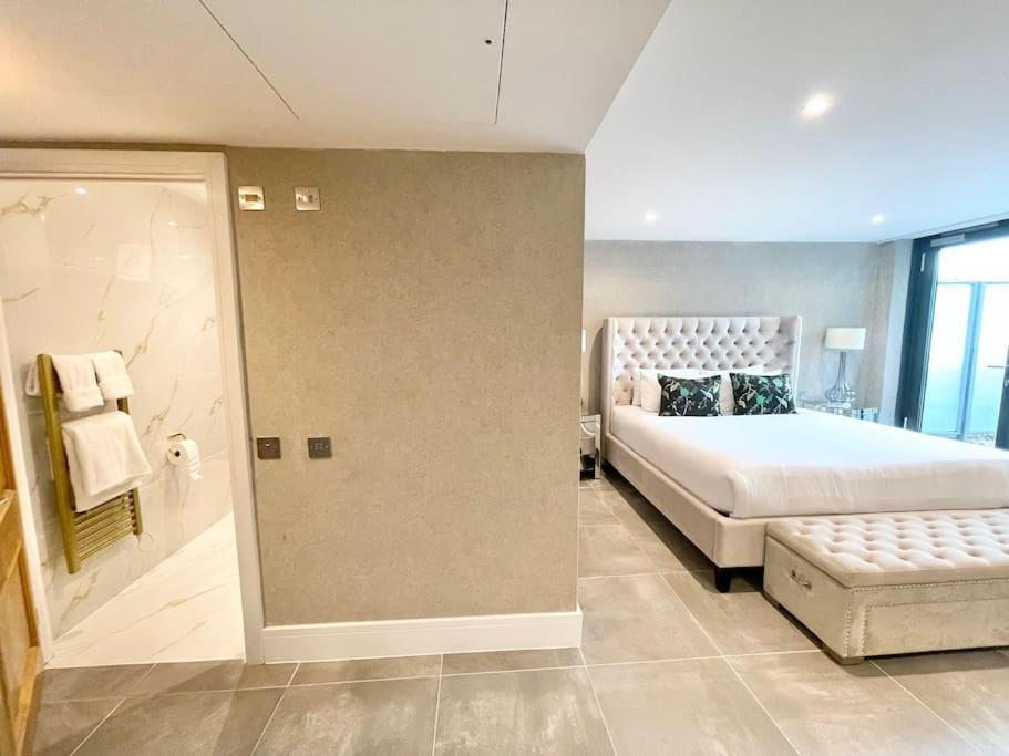 Appartamento Spacious 3 Bdr With Ac And Rooftop In Paddington Londra
