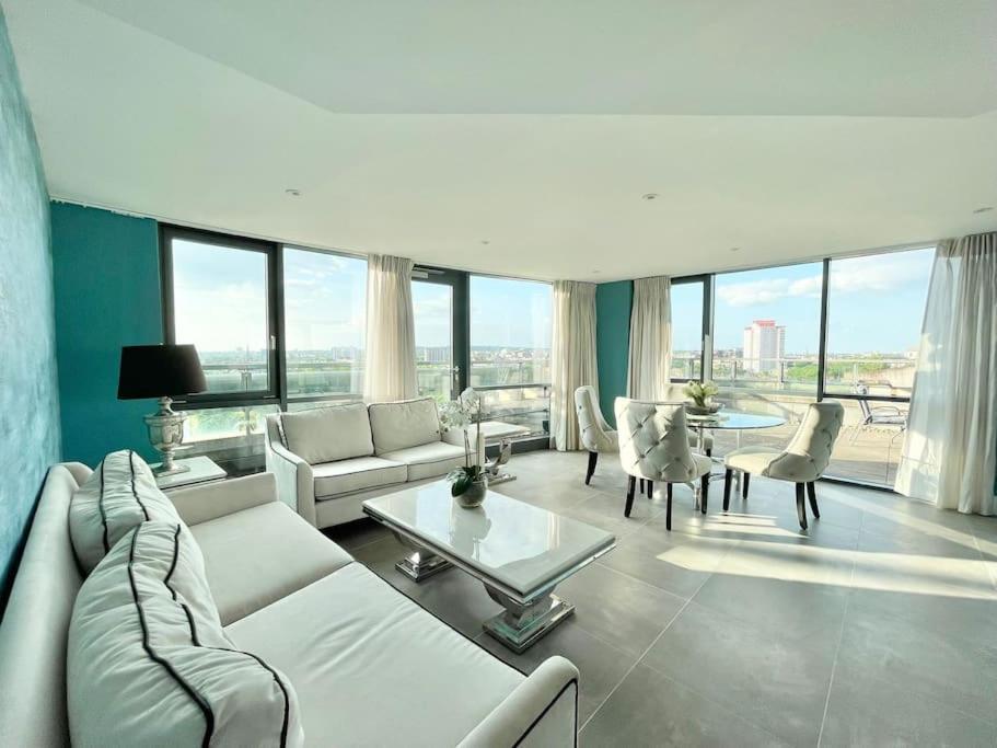 Spacious 3 Bdr With Ac And Rooftop In Paddington * Londra
